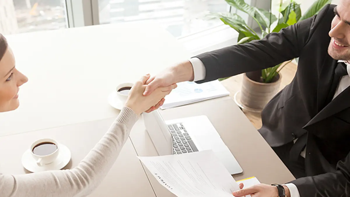 Claves para negociar beneficios más allá del sueldo
